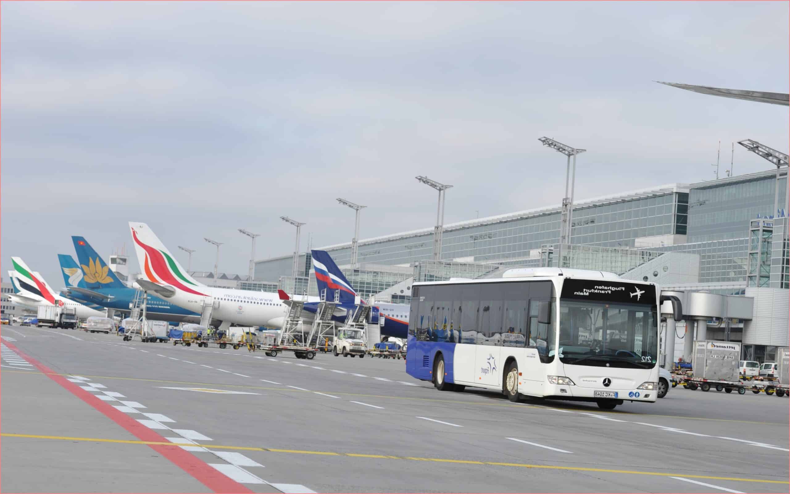 Аэропортовый автобус Франкфурт вместимости,  вмещающие до